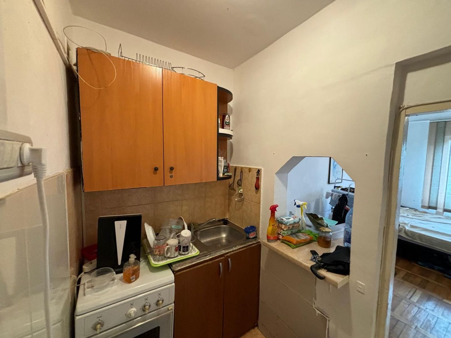 Garsoniera de vanzare  pe strada golescu 12 - Poză 17