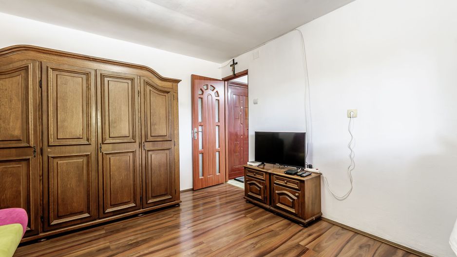 Casă cu teren generos și priveliște panoramică – Lipova - Poză 5