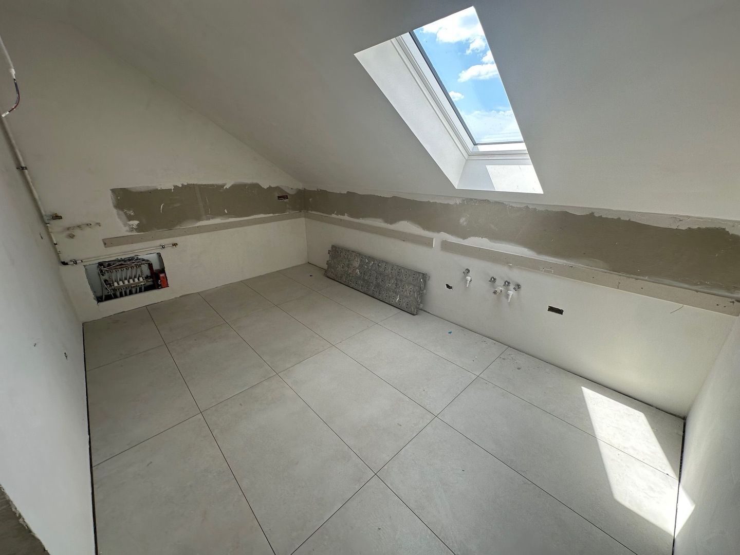 Apartment bloc nou cu lift si loc de parcare inclus - Poză 7