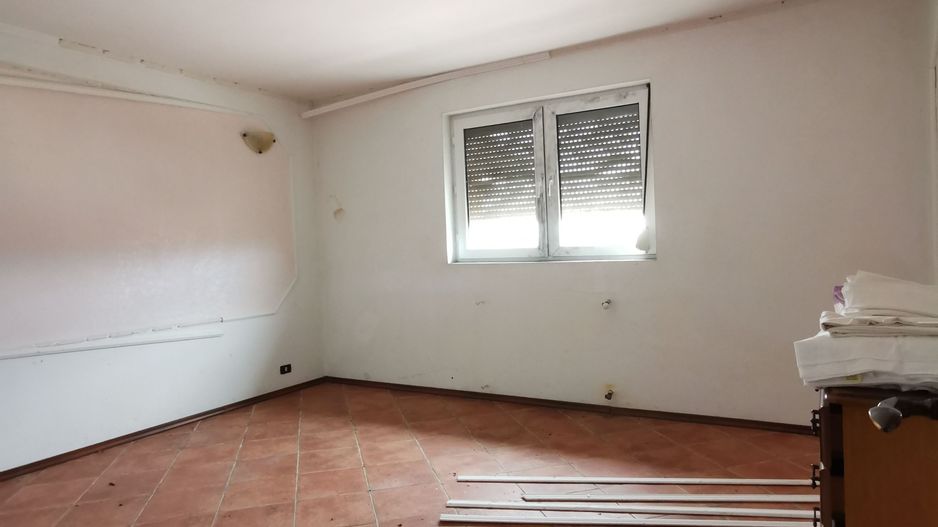 Casa 6 camere  Urechesti-Vrancea constructie 2008 - Poză 4