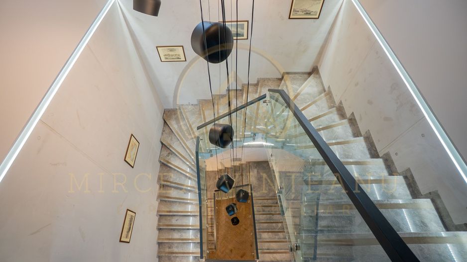 Vilă istorică de vânzare în Peninsula Constanța - Poză 14