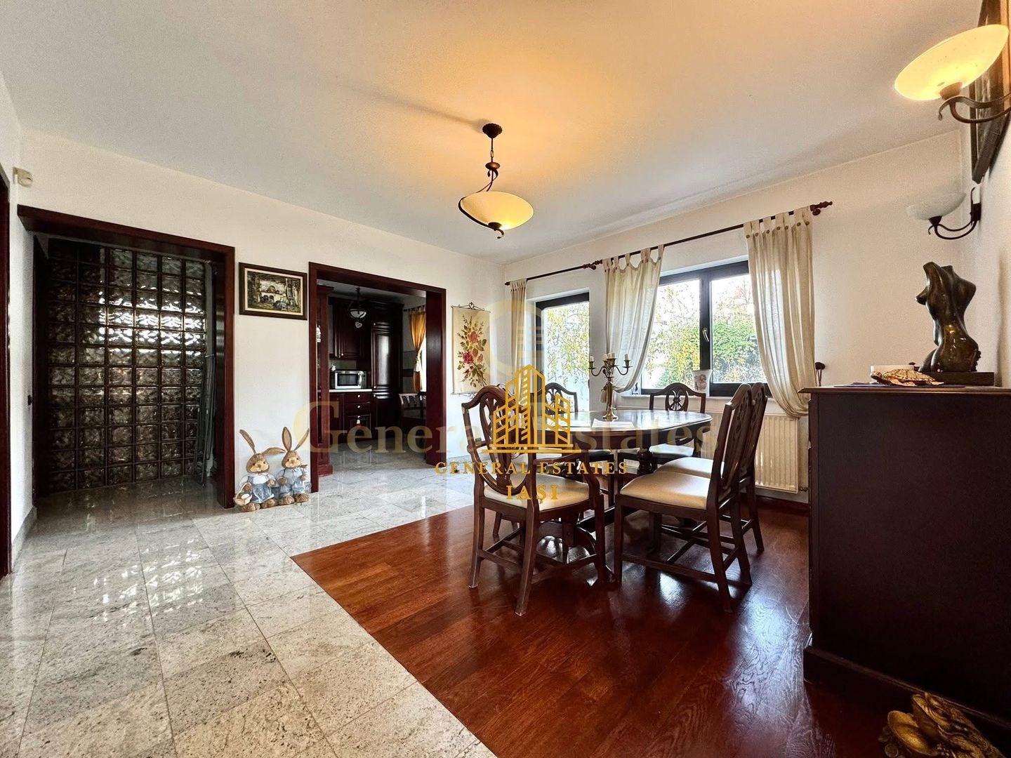 Vânzare Casă în Bucium cu Priveliște Panoramică - Poză 10