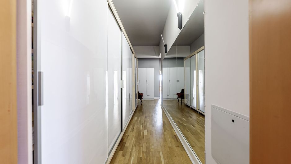 Vilă unică în Părneava - Poză 10