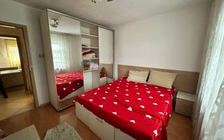 Apartament 2 camere, zona Lunei , etaj intermediar, centrala - Poză 2