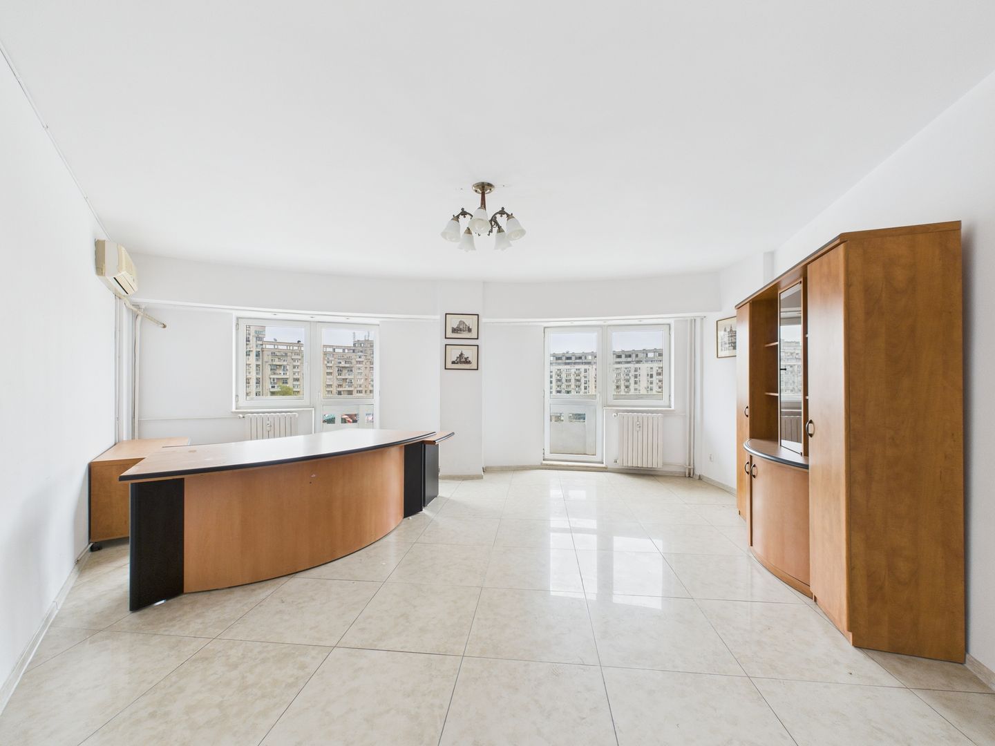 Apartament cu 3 camere de vanzare - Spatiu versatil - Rond Alba Iulia - Poză 1
