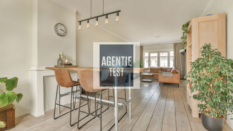 Super apartament oportunitate pentru pretentiosi mutare imediata 64 mp - Poză 1
