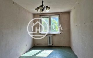 Apartament cu 3 camere de vânzare în zona Velența, Oradea - Poză 1