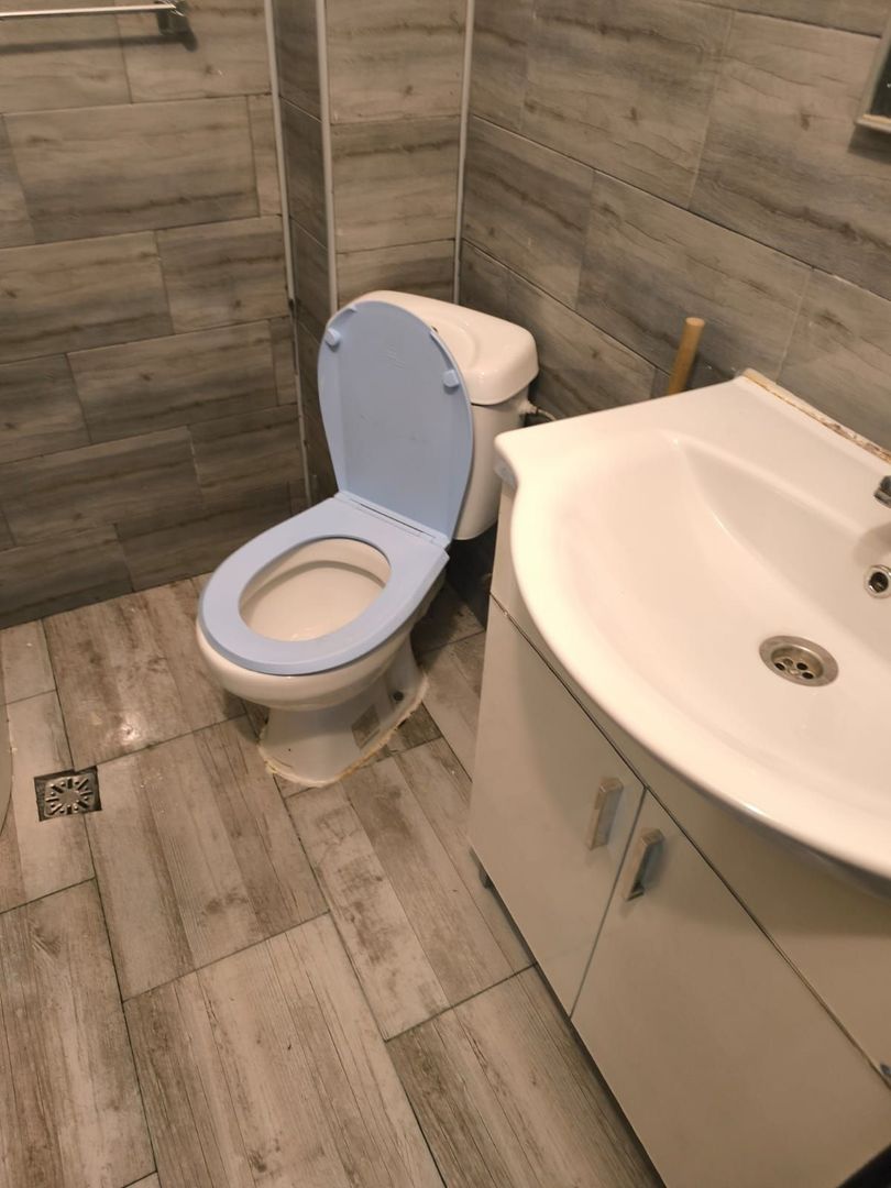 Etaj de inchiriat/ camere+ bai/bucatarie/spalatorie - Poză 27