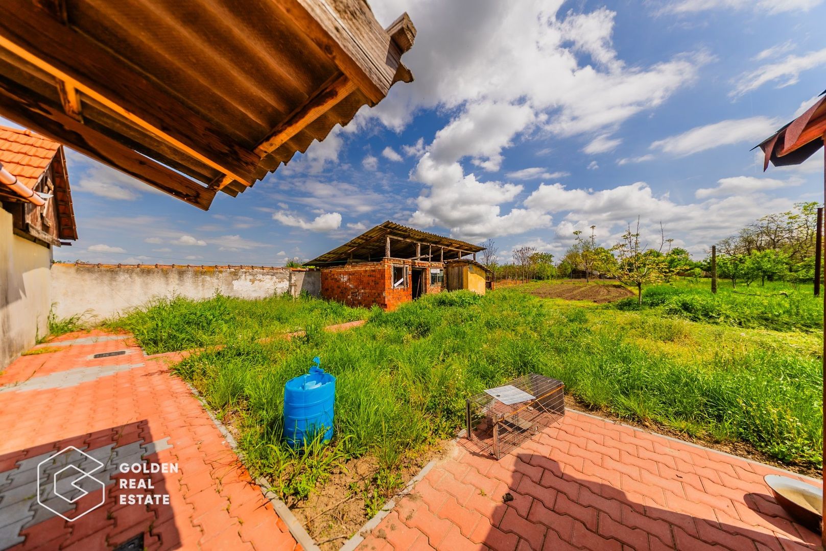 Casa situata in comuna Seitin, la cheie - Poză 31