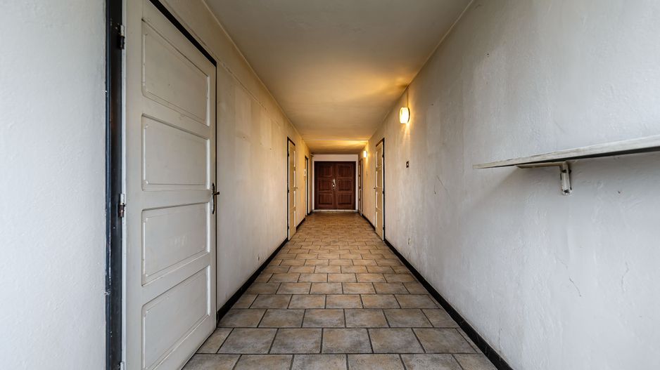 Imobil spațiu comercial și 11 apartamente - Poză 13