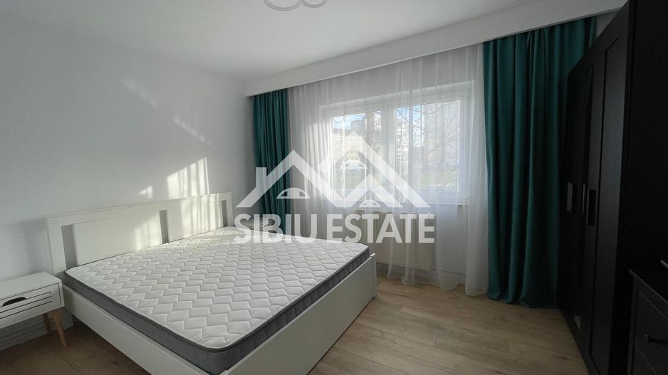 Apartament de vanzare decomandat, 3 camere, balcon s.utila 55 mp. - Poză 3