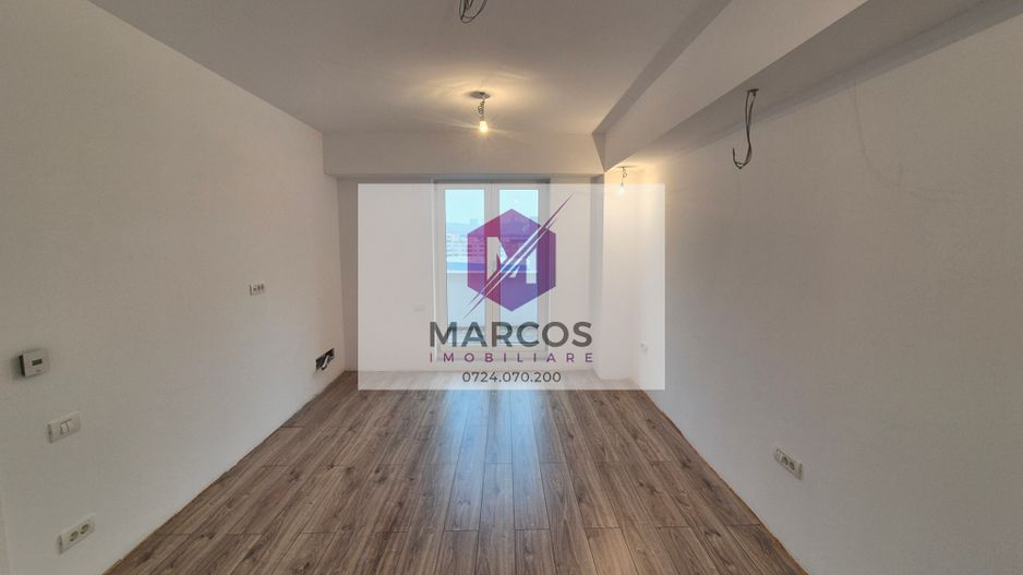 Pethouse de închiriat in centru Resitei - Poză 3