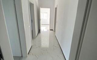 Giroc-Neptun | 3 Camere | Curte proprie | Decomandat | Lift | Disponibil imediat - Poză 1