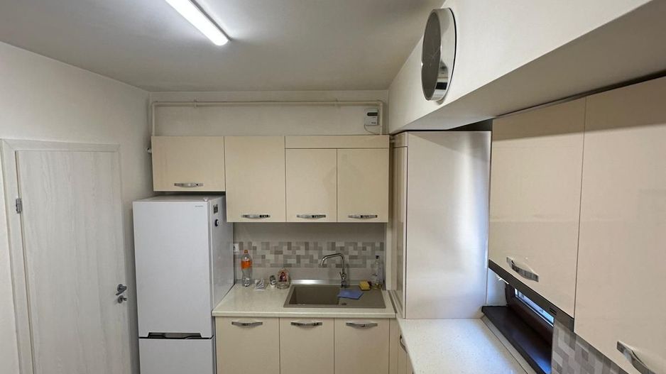 Apartament Finalizat,suprafata generoasa,loc de parcare,in fata statie STB. - Poză 5