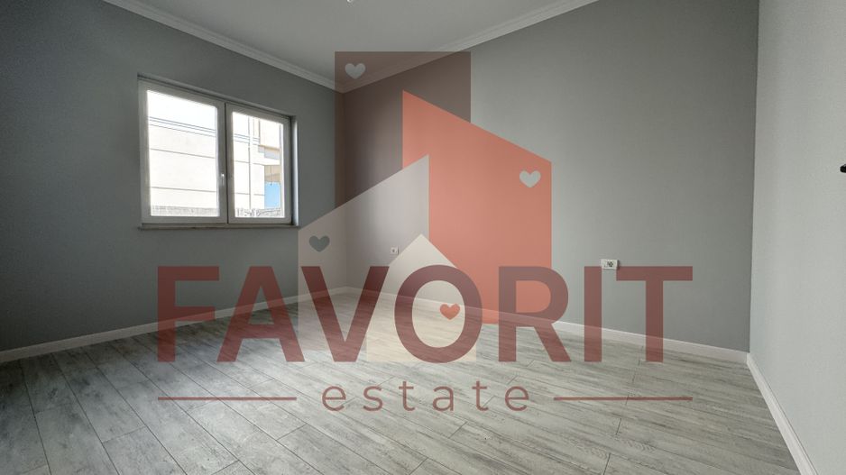 Duplex pe parter. 3 dormitoare. La asfalt - Poză 3