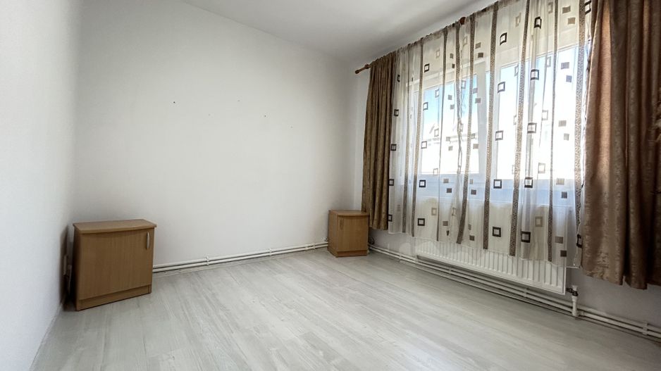 Apartament 4 camere 70 mp 2 bai centrala termica - Inel 2 - Scoala 39 - Poză 7