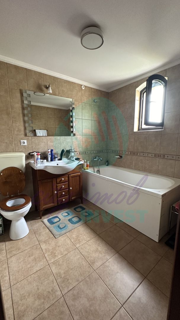 Vila 2013, bine compartimentata, aproape de metrou - Poză 10