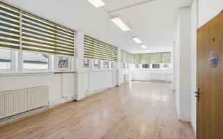 FALEZA NORD cladire multifunctionala 4600 mp cu acces din Bdul Mamaia! - Poză 13