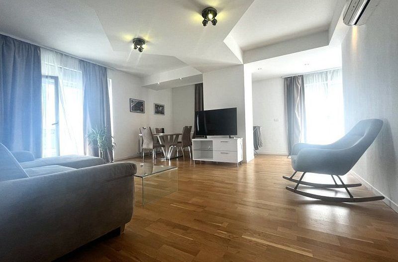 Penthouse cu 4 camere, terasa 132 mp, zona Torontalului - Poză 1