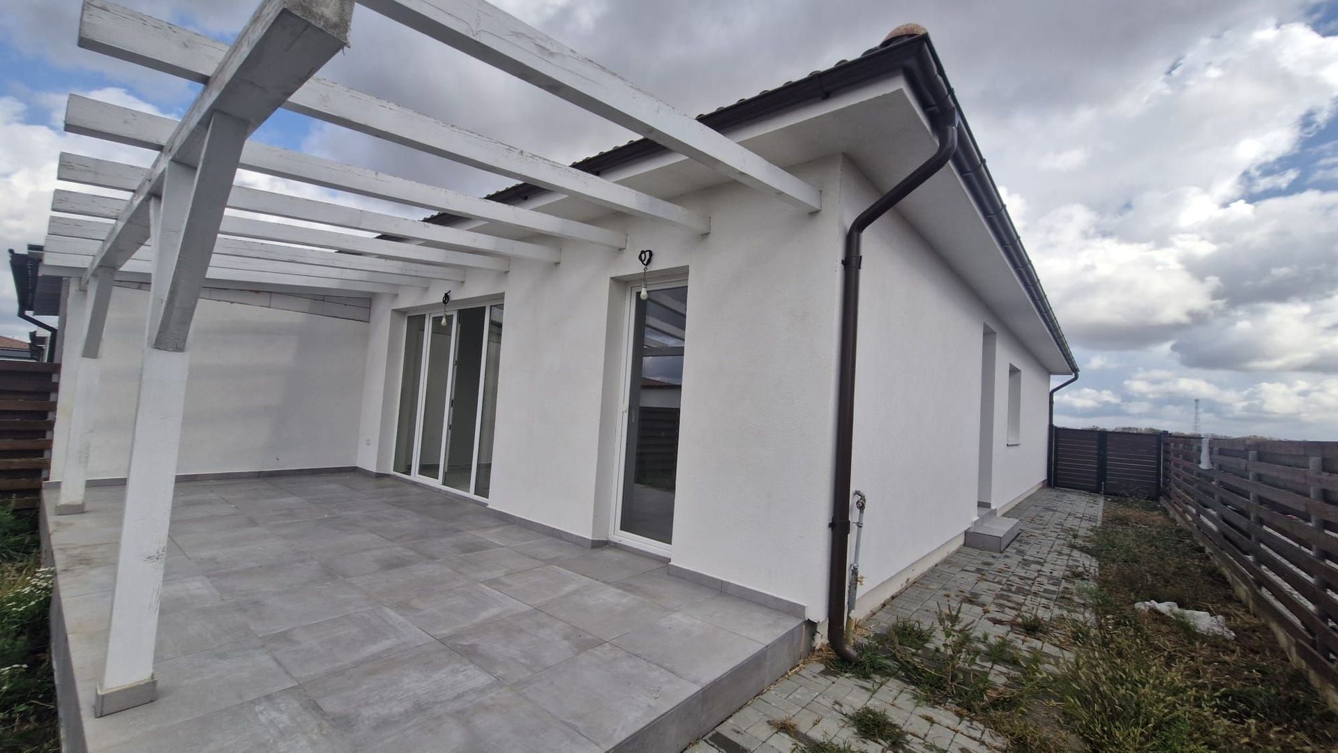 Casă / Vilă cu 4 camere de vânzare în Mosnita Noua - Poză 7