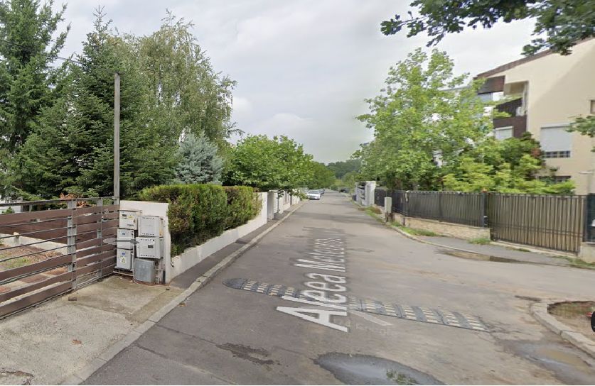 Vanzare teren 1500 mp - Zona Jandarmeriei - Poză 1