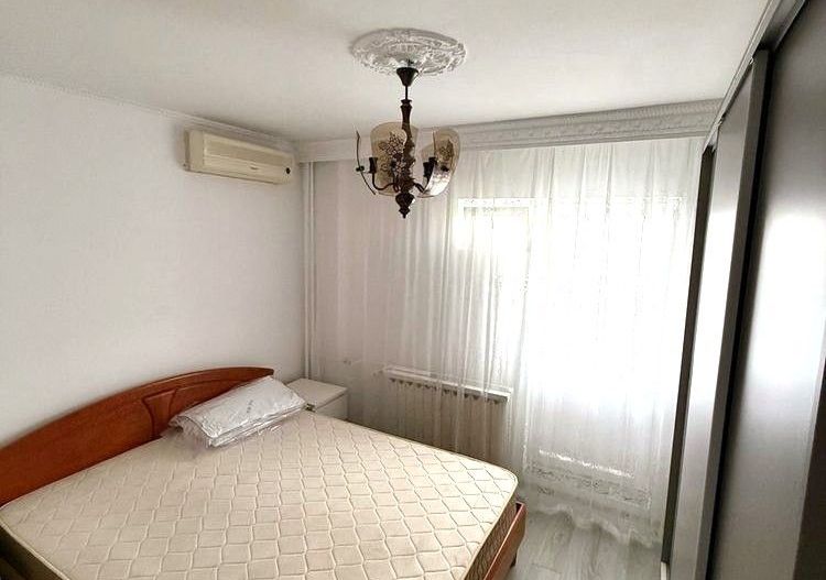 Închiriez Apartament cu 3 camere decomandat, parcare inclusă, metrou Dristor 🚗 - Poză 3