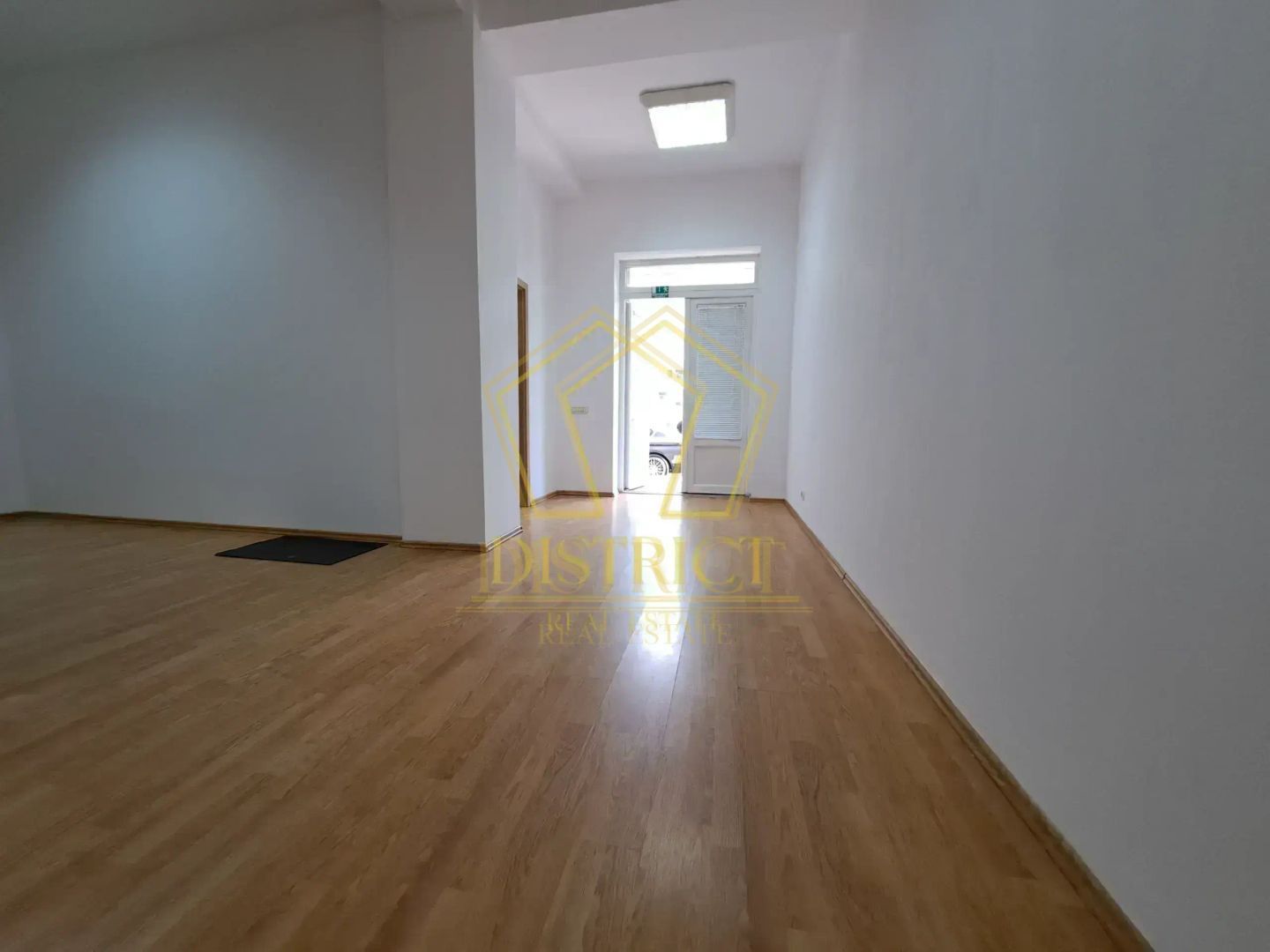 Spatiu comercial spatios, cu 2 incaperi 50 mp I Simion Barnutiu - Poză 5