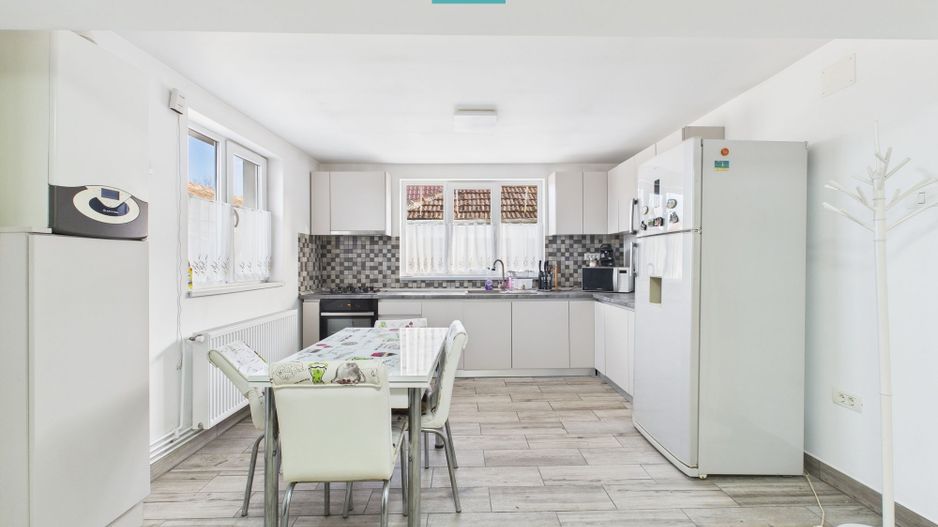 Casă în Sânnicolau Mic - Poză 2