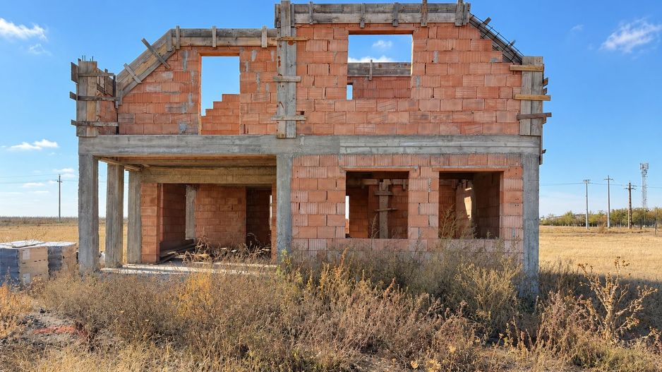 Casă la roșu în localitatea Horia, jud. Arad - Poză 1