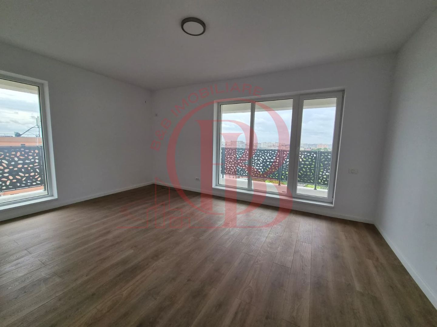 3 camere Loc de parcare inclus Terasa 35mp Liviu Rebreanu - Poză 1