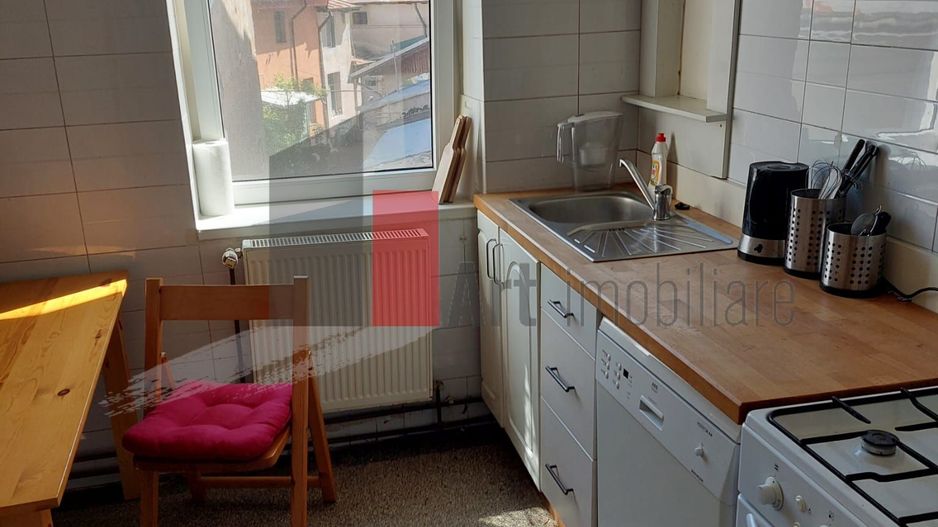 Apartamentul "MONARKI", et. 1 in vila, singur pe etaj, superb - Poză 10
