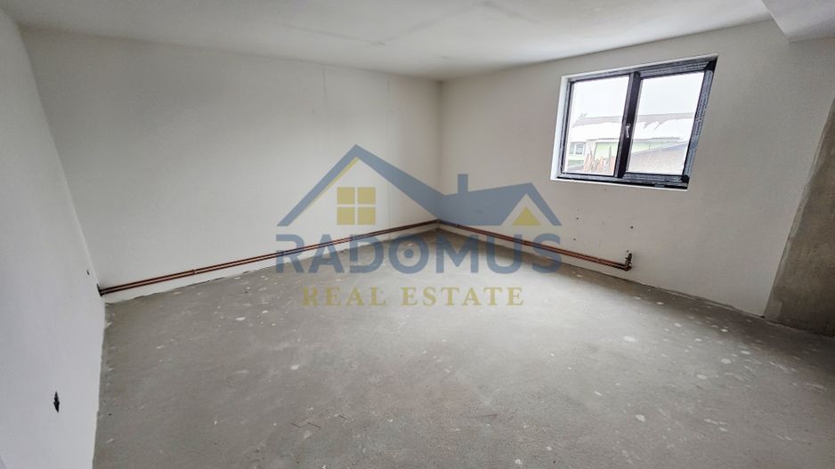 Vila Tătărani - 280 mp utili - 500 mp Teren - 8 Camere + 4 Băi - Poză 15