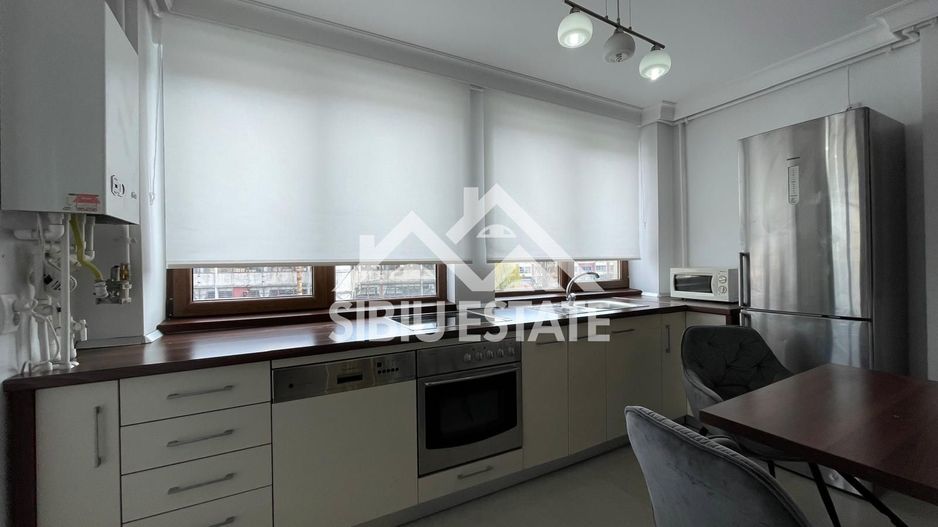 Apartament de inchiriat central 2 camere, parcare subterana Sibiu - Poză 4