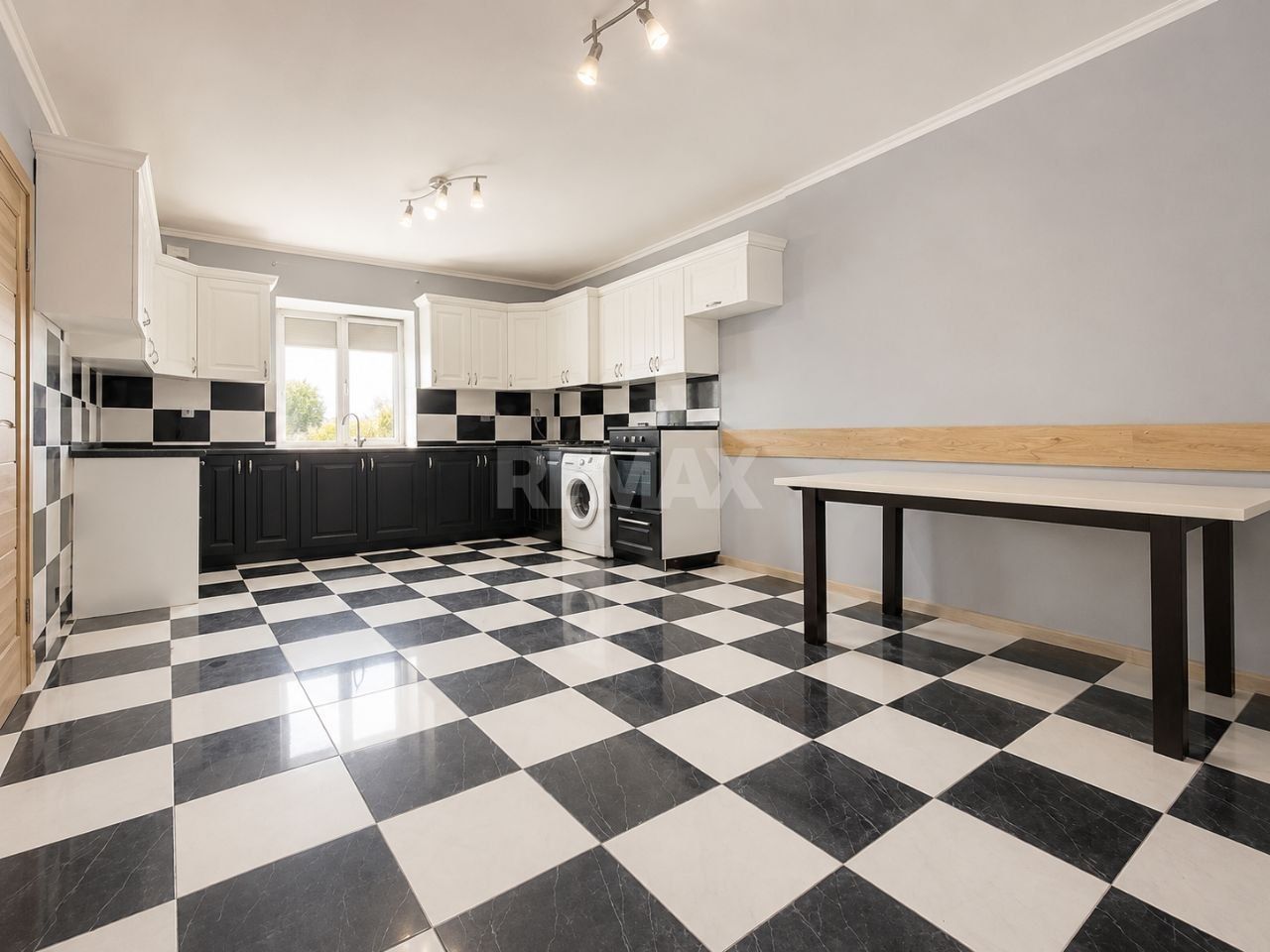 Casă, Criuleni | 3 + Living | 139 m² | 6 ari | Panouri Solare | 89.900 € - Poză 8