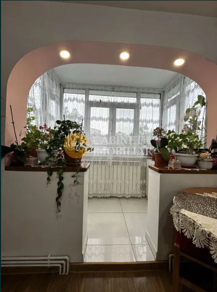 3 Camere Renovat - Etaj 2 - Zona Alexandru Cel Bun - Poză 7