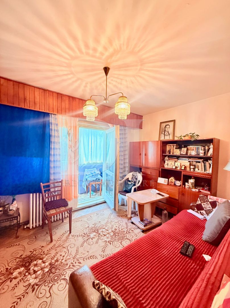 Apartament complet decomandat / etaj intermediar / - Poză 1