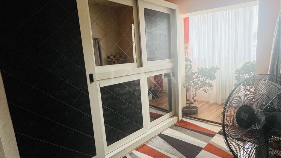 Apartament spațios, complet mobilat, în zonă liniștită - Poză 3