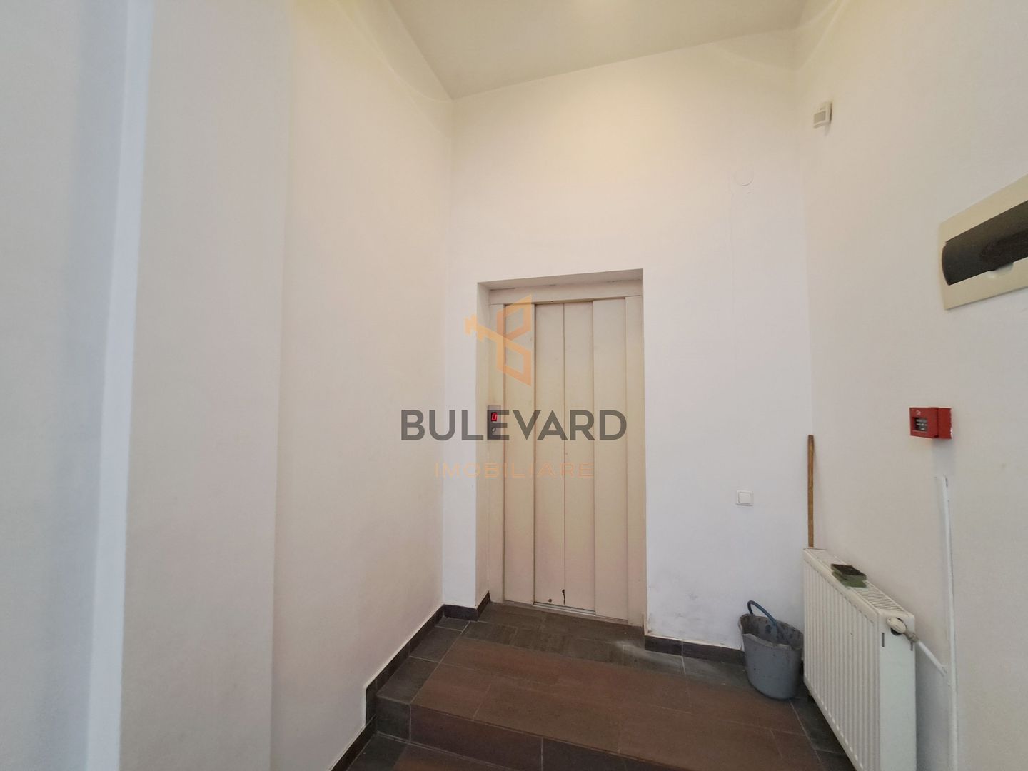 Cladire comerciala, zona centrala! - Poză 14