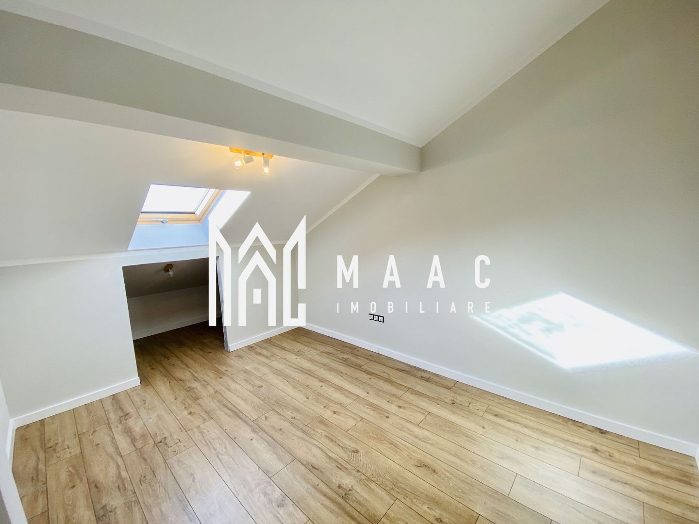 Penthouse pe 2 niveluri I 3 Camere I Balcon I 0% Comision - Poză 9