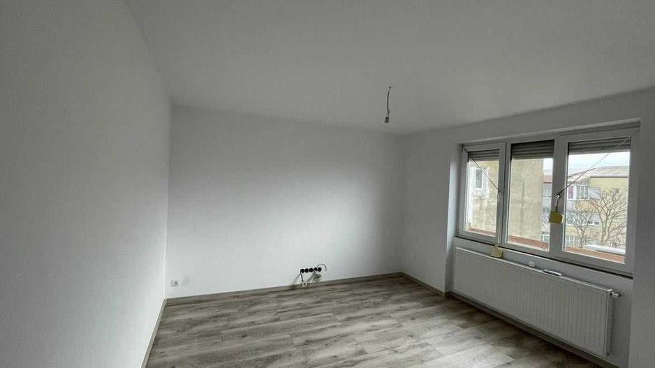 BRASADAS vinde ap 2 cam Botizului etaj 4/4 60mp - Poză 3