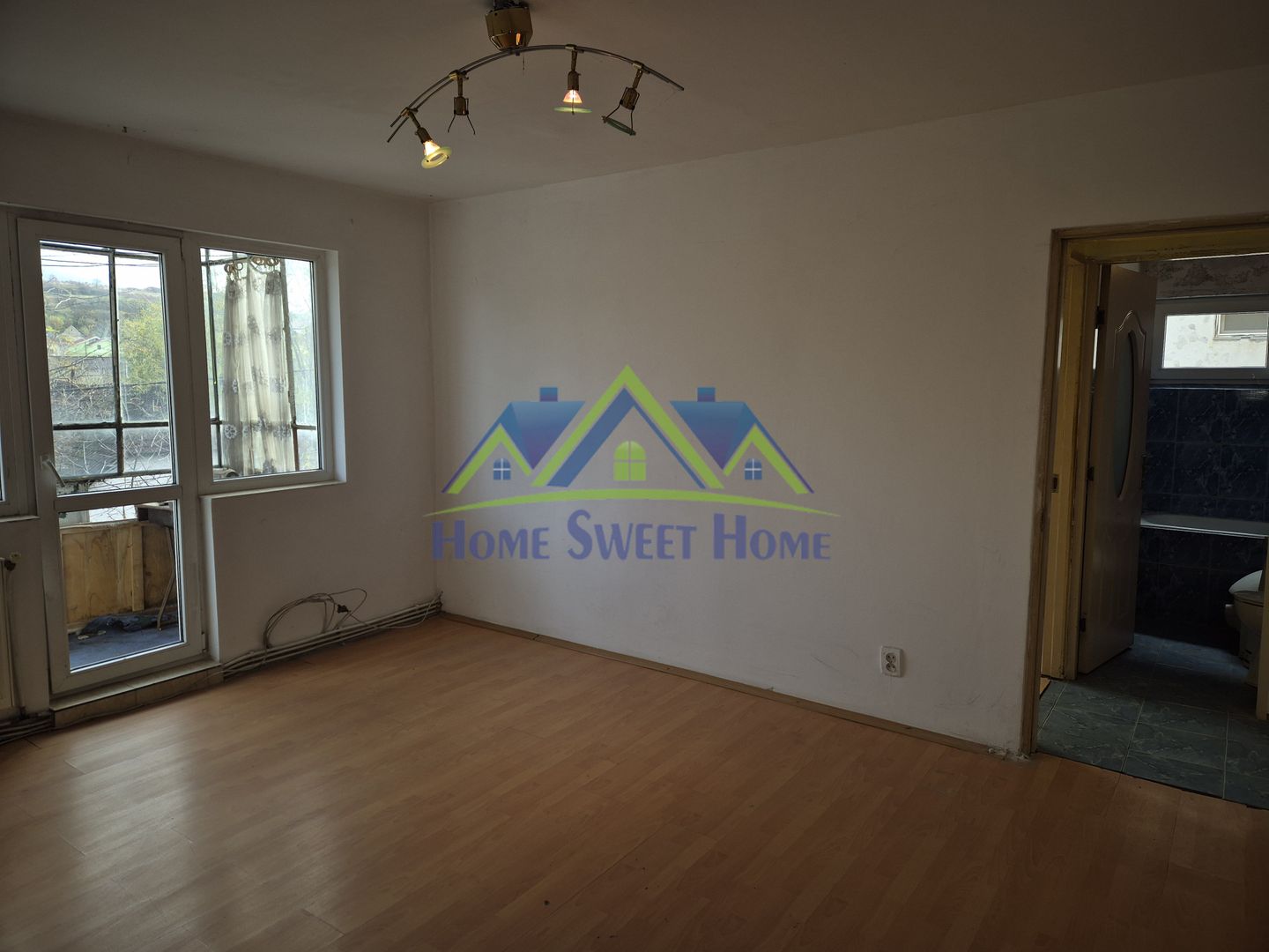 2 camere, zona M5, bloc 26, etaj 2, balcon – Preț bun, negociabil! - Poză 2