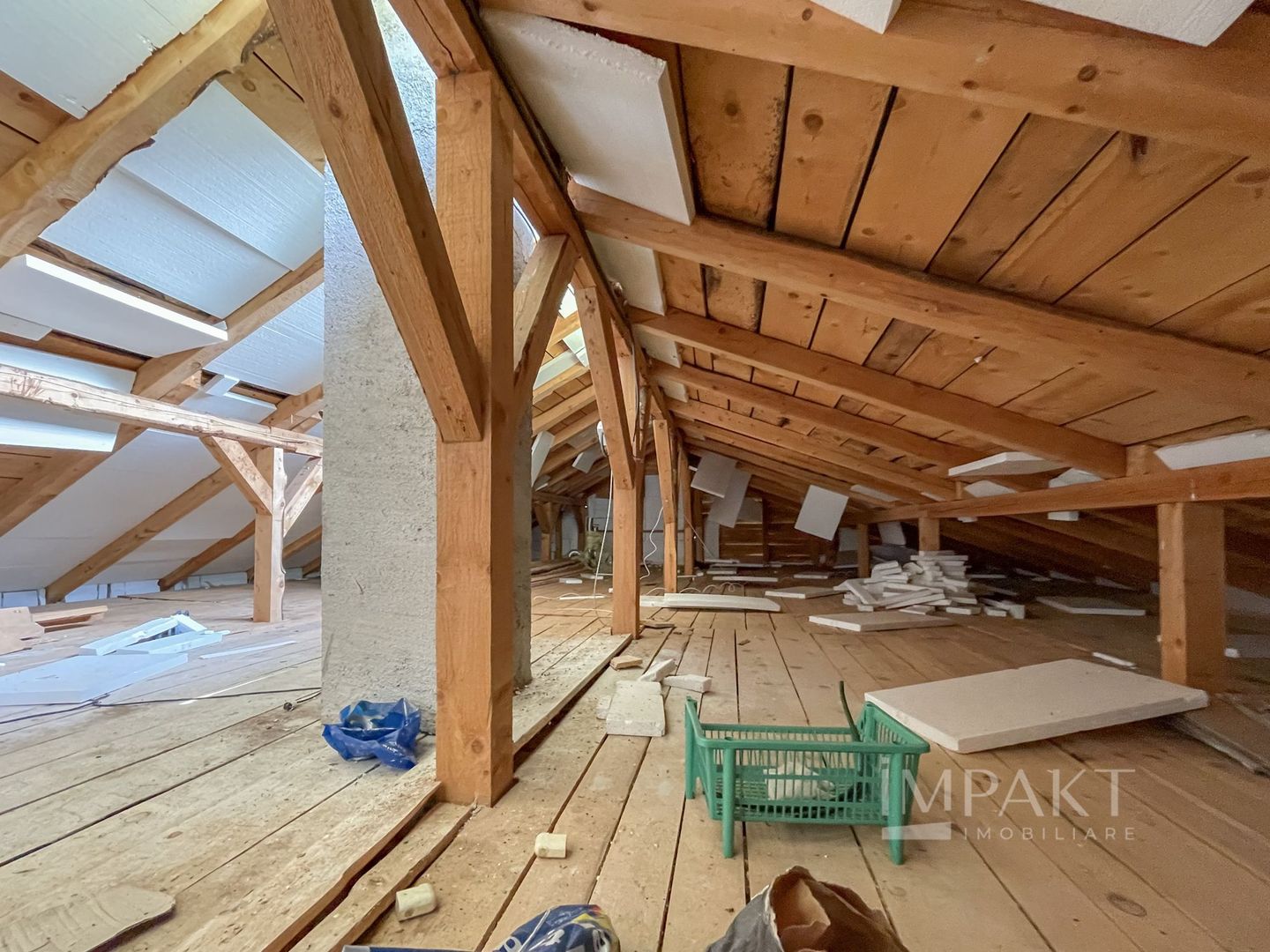 Vila superba 300mp + teren 1400mp & front la rau in Somesul Rece. - Poză 41