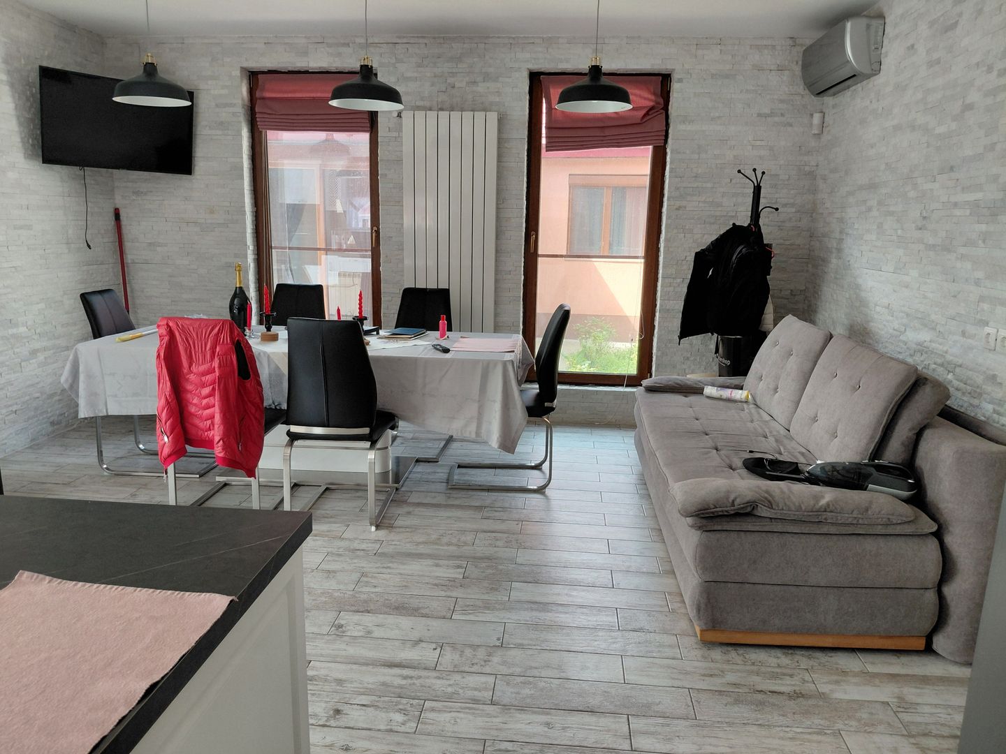 Casă complet utilată cu curte de poveste – la câteva minute de Galați! - Poză 19