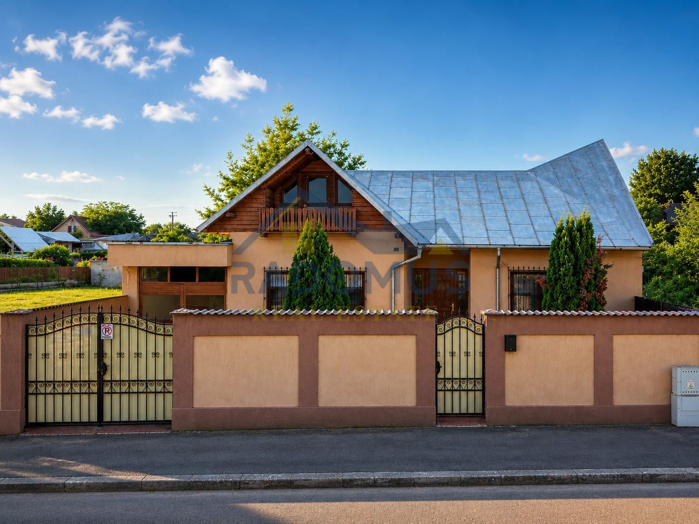Vila 4 camere | Teren 532 mp | Piscina si foisor | Str. Lupeni - Poză 1