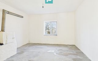 Casă cu teren generos de 6.000 m² - Poză 3