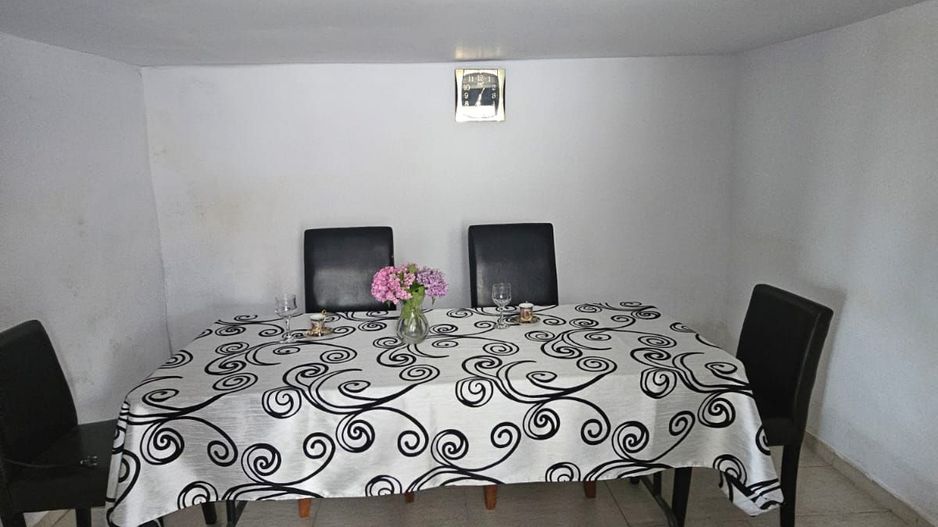 Casa si teren 3500 mp, Stefanesti - Golesti - Poză 4