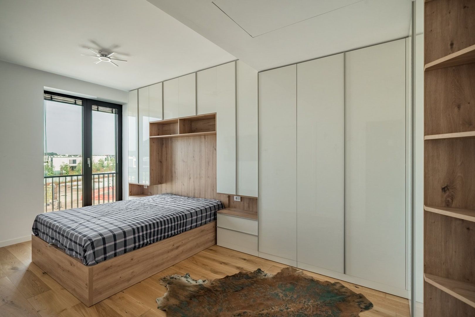 Apartament cu 2 camere mobilat in Amber Forest - Poză 7