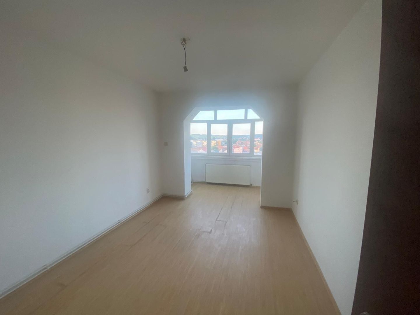 Apartamente de vânzare Lugoj , trei camere, zona Central - Poză 1