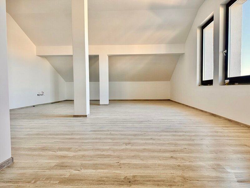 Vila cu bucatarie inclusa -otopeni central - Poză 25