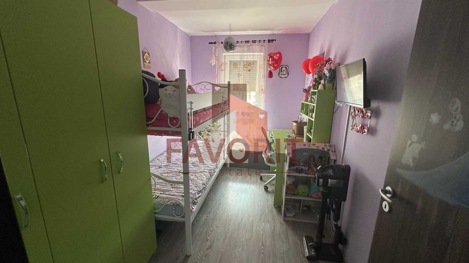 Etaj 2. Mobilat si utilat. Pozitie excelenta. - Poză 8